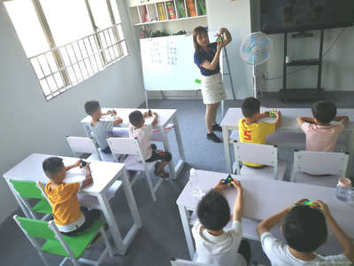 睿才教育咨询 点亮学生未来之路的专业导航